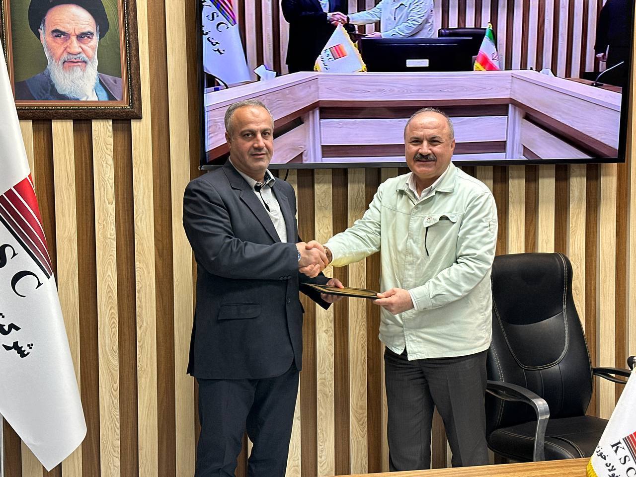 مدیرعامل و رئیس هیات مدیره جدید فولاد خوزستان معرفی شدند مدیرعامل و رئیس هیات مدیره جدید فولاد خوزستان معرفی شدند