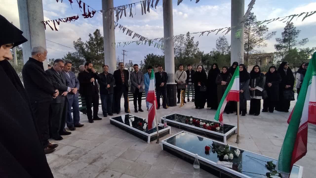 آوای عشق و فداکاری؛ گلباران یاد قهرمانان سرزمین ایمان و ایستادگی