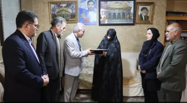 آوای عشق و فداکاری؛ گلباران یاد قهرمانان سرزمین ایمان و ایستادگی