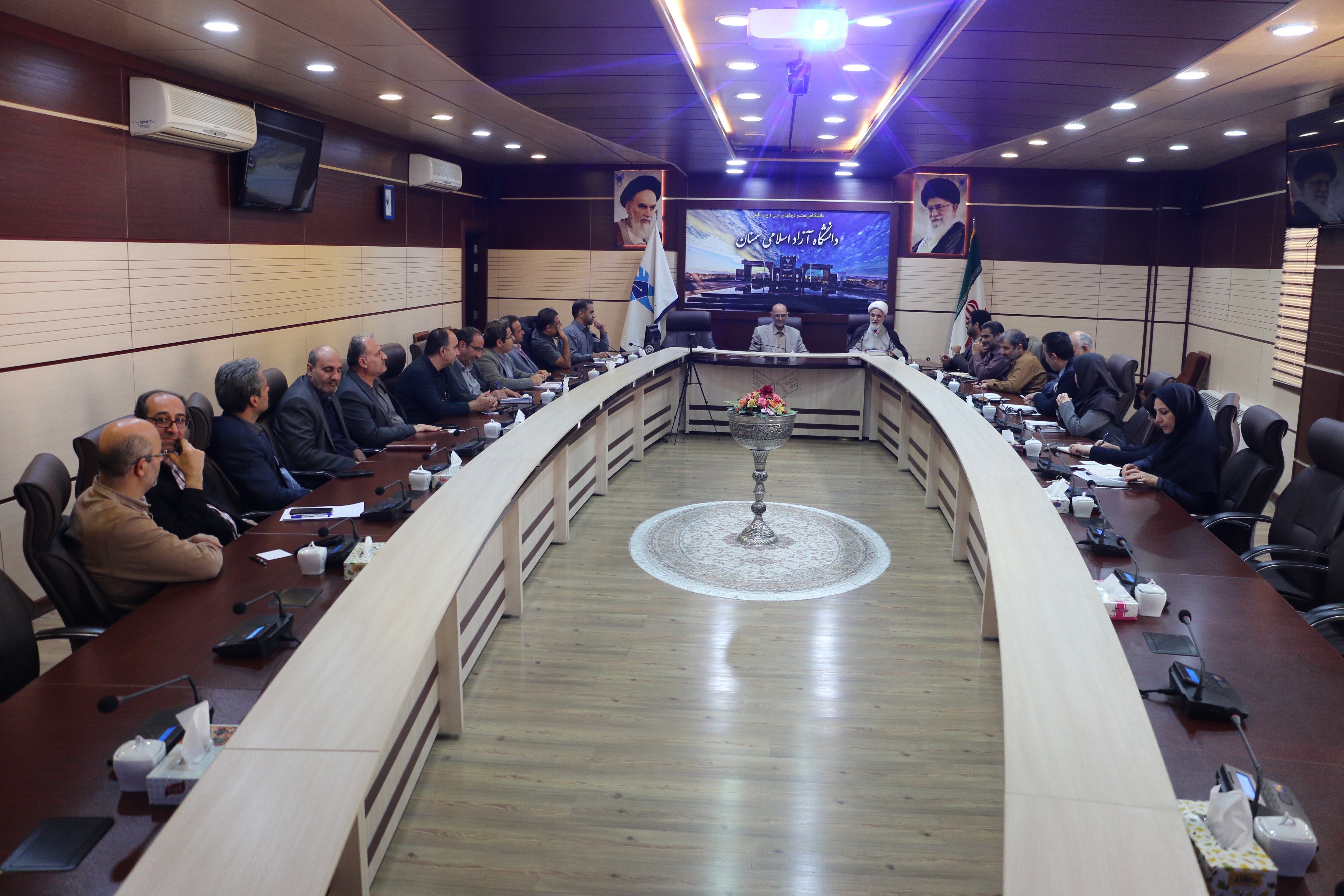 مؤلفههای مدیریت جهادی از نگاه قرآن کریم؛ رهبر انقلاب کلیدواژه جدیدی در ادبیات مدیریت وارد کردند مؤلفههای مدیریت جهادی از نگاه قرآن کریم؛ رهبر انقلاب کلیدواژه جدیدی در ادبیات مدیریت وارد کردند