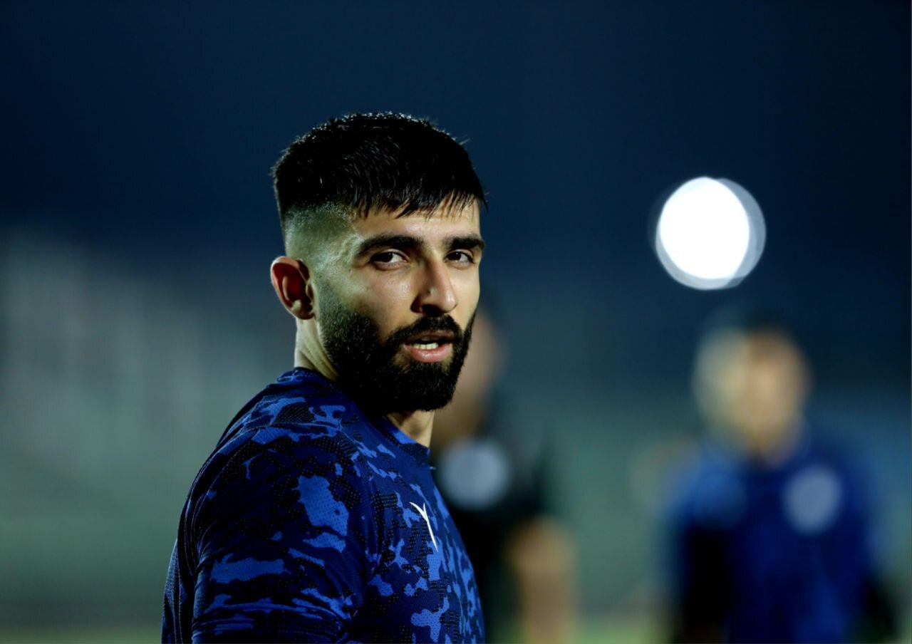 مرور اتفاقات آخرین تقابل ذوبآهن و استقلال| شعارهای تند هواداران استقلال و سکونشینی حسینی در روز معارفه موسیمانه بعد از شکست تلخ+تصاویر مرور اتفاقات آخرین تقابل ذوبآهن و استقلال| شعارهای تند هواداران استقلال و سکونشینی حسینی در روز معارفه موسیمانه بعد از شکست تلخ+تصاویر