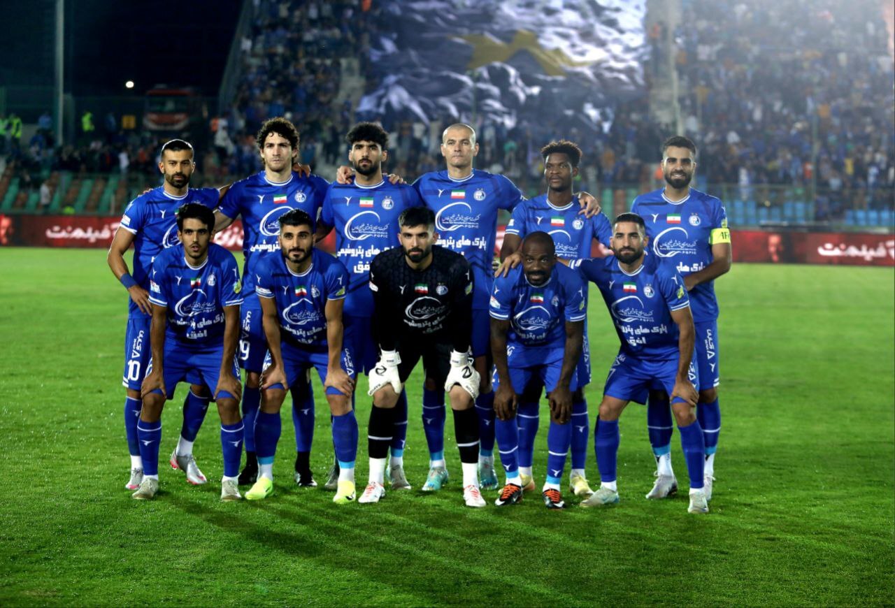 مرور اتفاقات آخرین تقابل ذوبآهن و استقلال| شعارهای تند هواداران استقلال و سکونشینی حسینی در روز معارفه موسیمانه بعد از شکست تلخ+تصاویر مرور اتفاقات آخرین تقابل ذوبآهن و استقلال| شعارهای تند هواداران استقلال و سکونشینی حسینی در روز معارفه موسیمانه بعد از شکست تلخ+تصاویر