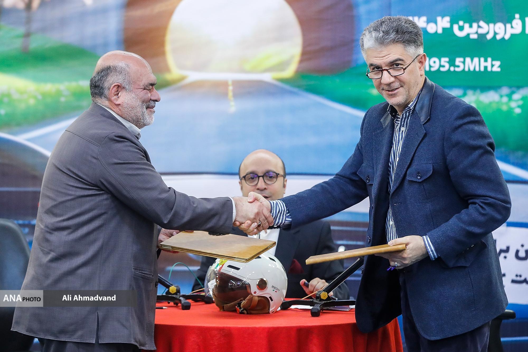 رادیو بهاران افتتاح شد/ پخش ۸۸۸ ساعت برنامه با شعار «ایمن برانیم، تندرست بمانیم»