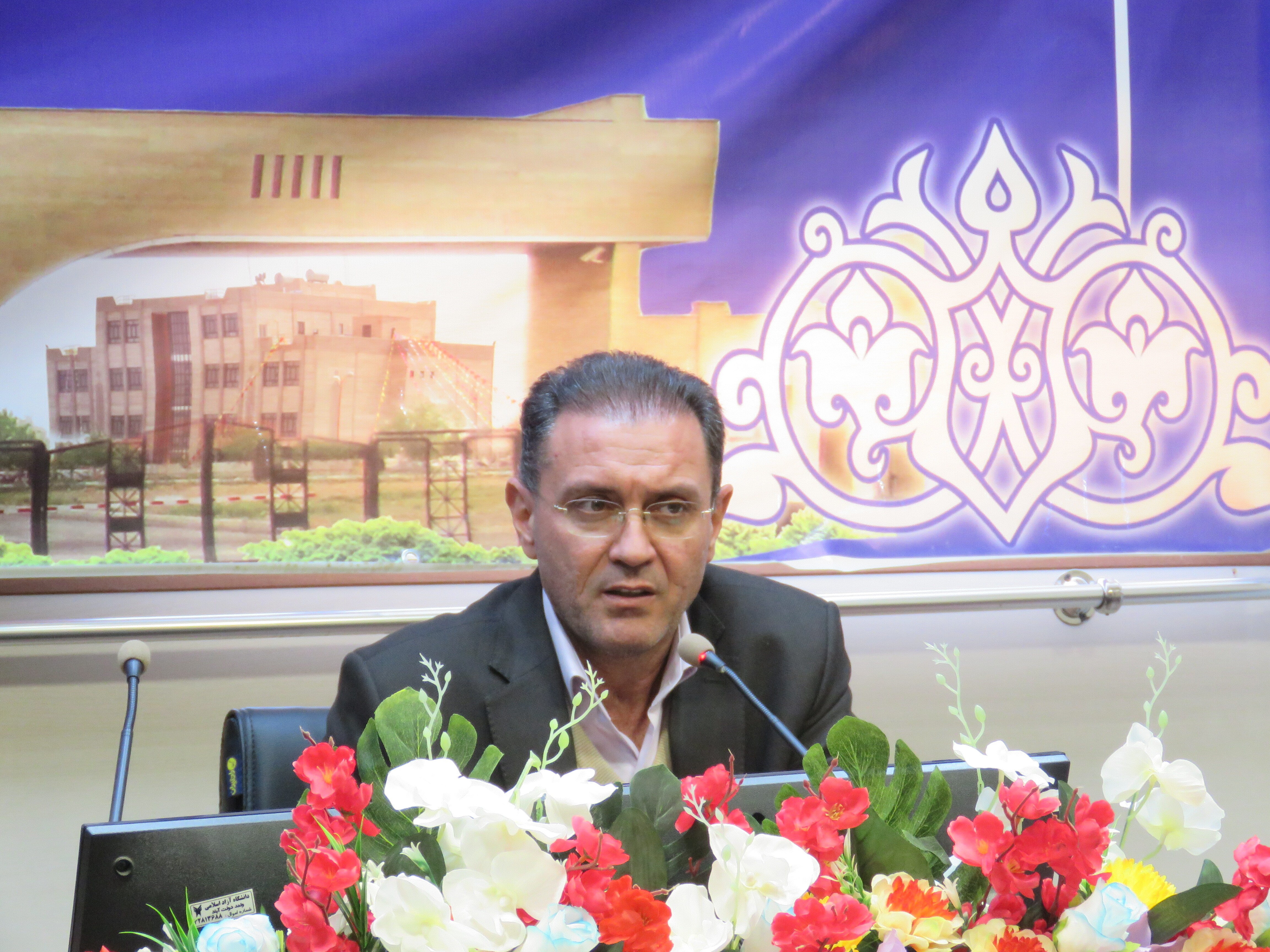 عمادی: برای تولید بذر دانشبنیان در فضایی 15 هزار متر مربعی آمادهایم عمادی: برای تولید بذر دانشبنیان در فضایی 15 هزار متر مربعی آمادهایم