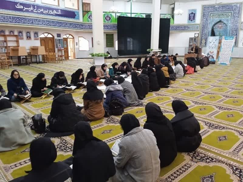 حضور ۷۰۰ نفر از دانشگاهیان دانشگاه آزاد در سلسله برنامههای محفل انس با قرآن حضور ۷۰۰ نفر از دانشگاهیان دانشگاه آزاد در سلسله برنامههای محفل انس با قرآن