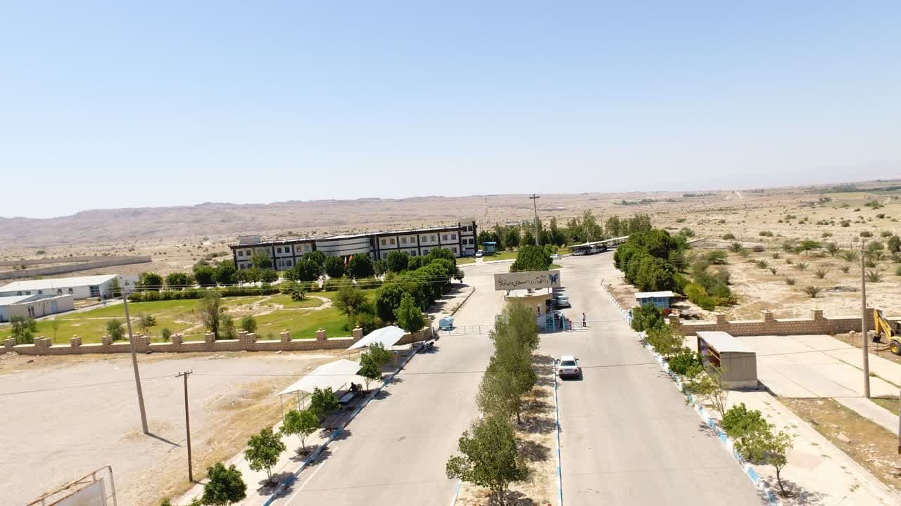 آماده//عیدانه// توسعه اقتصادی با احداث نیروگاه برق خورشیدی با ظرفیت ۳۰۰ کیلووات آماده//عیدانه// توسعه اقتصادی با احداث نیروگاه برق خورشیدی با ظرفیت ۳۰۰ کیلووات