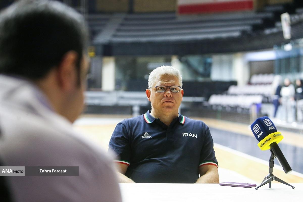 عیدانه//مانولوپولوس: فرهنگ پیروزی را در تیم ملی جا می‌اندازم/ نسل بسکتبال ملی ایران را می‌سازم/ برای رفتن به المپیک آمده‌ام+فیلم