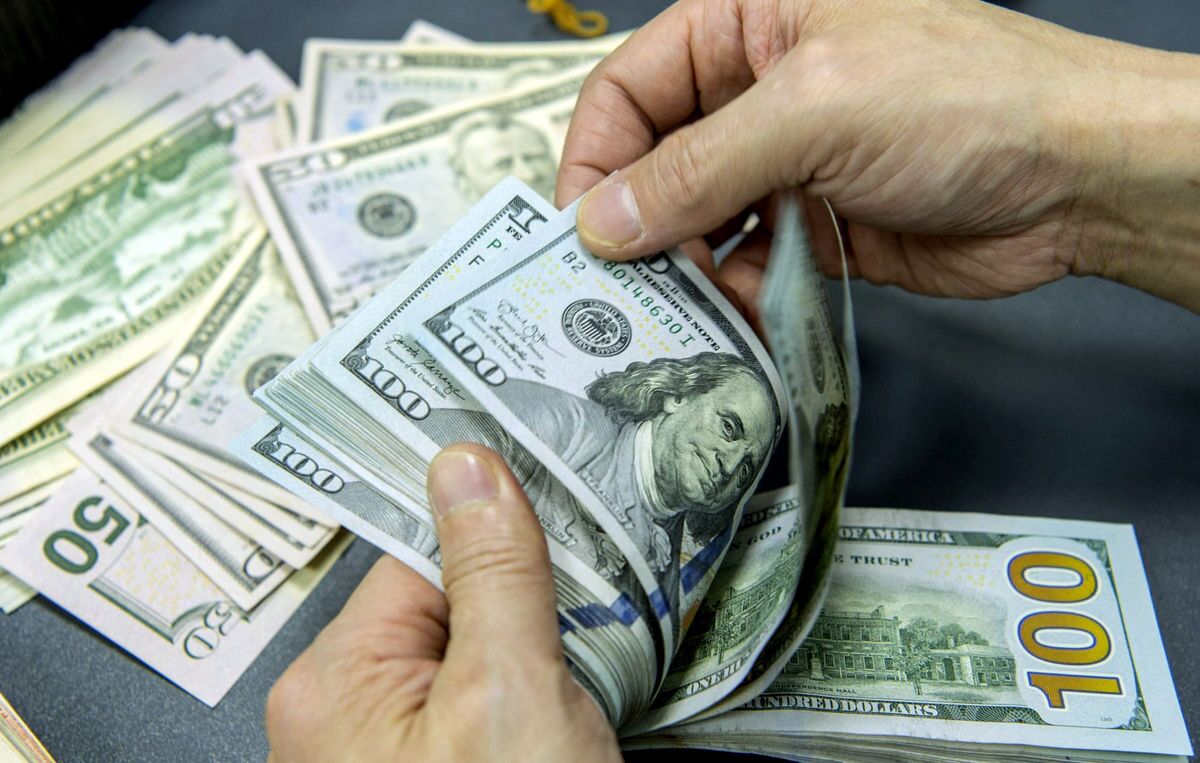 حجم کل معاملات بازار ارز تجاری مرکز مبادله ارز به مرز ۴ میلیارد دلار نزدیک شد حجم کل معاملات بازار ارز تجاری مرکز مبادله ارز به مرز ۴ میلیارد دلار نزدیک شد