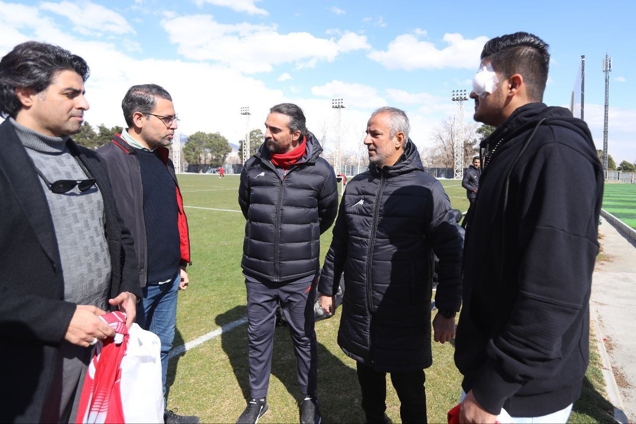 بازگشت وحید امیری به بخشی از تمرینات/ میهمان ویژه در جمع سرخپوشان