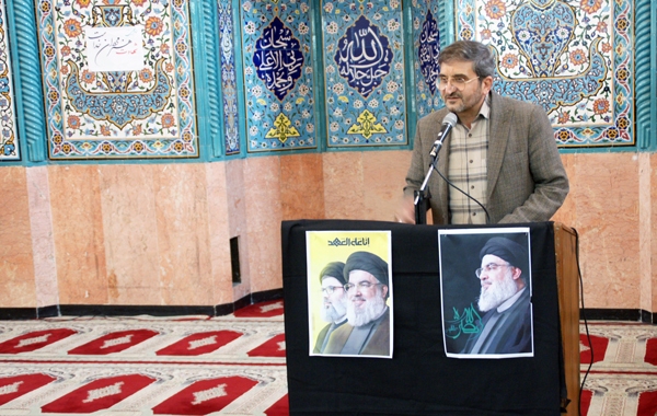 طنين مقاومت در دانشگاه آزاد؛ پرچم شهدا مقاومت در دستان دانشجویان طنين مقاومت در دانشگاه آزاد؛ پرچم شهدا مقاومت در دستان دانشجویان