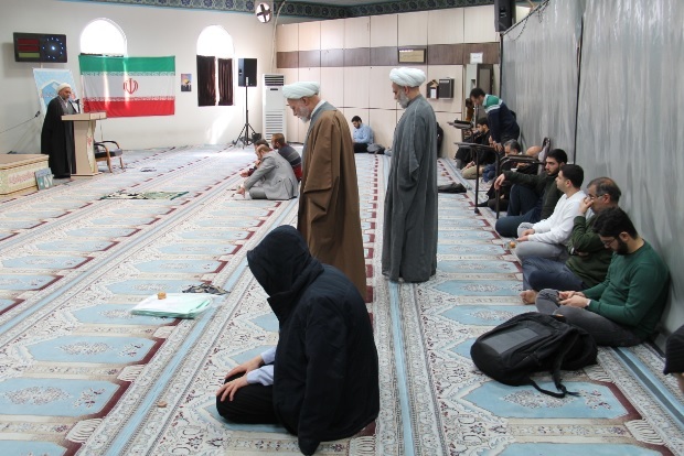 طنين مقاومت در دانشگاه آزاد؛ پرچم شهدا مقاومت در دستان دانشجویان طنين مقاومت در دانشگاه آزاد؛ پرچم شهدا مقاومت در دستان دانشجویان