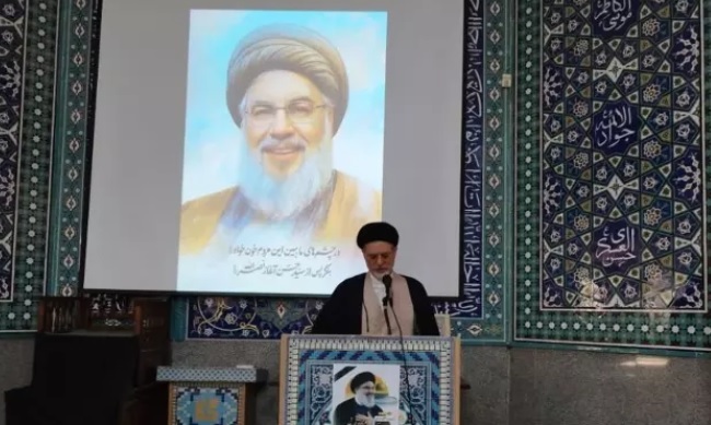 طنين مقاومت در دانشگاه آزاد؛ پرچم شهدا مقاومت در دستان دانشجویان طنين مقاومت در دانشگاه آزاد؛ پرچم شهدا مقاومت در دستان دانشجویان