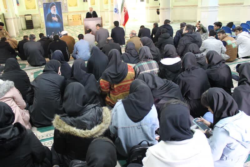 طنين مقاومت در دانشگاه آزاد؛ پرچم شهدا مقاومت در دستان دانشجویان طنين مقاومت در دانشگاه آزاد؛ پرچم شهدا مقاومت در دستان دانشجویان