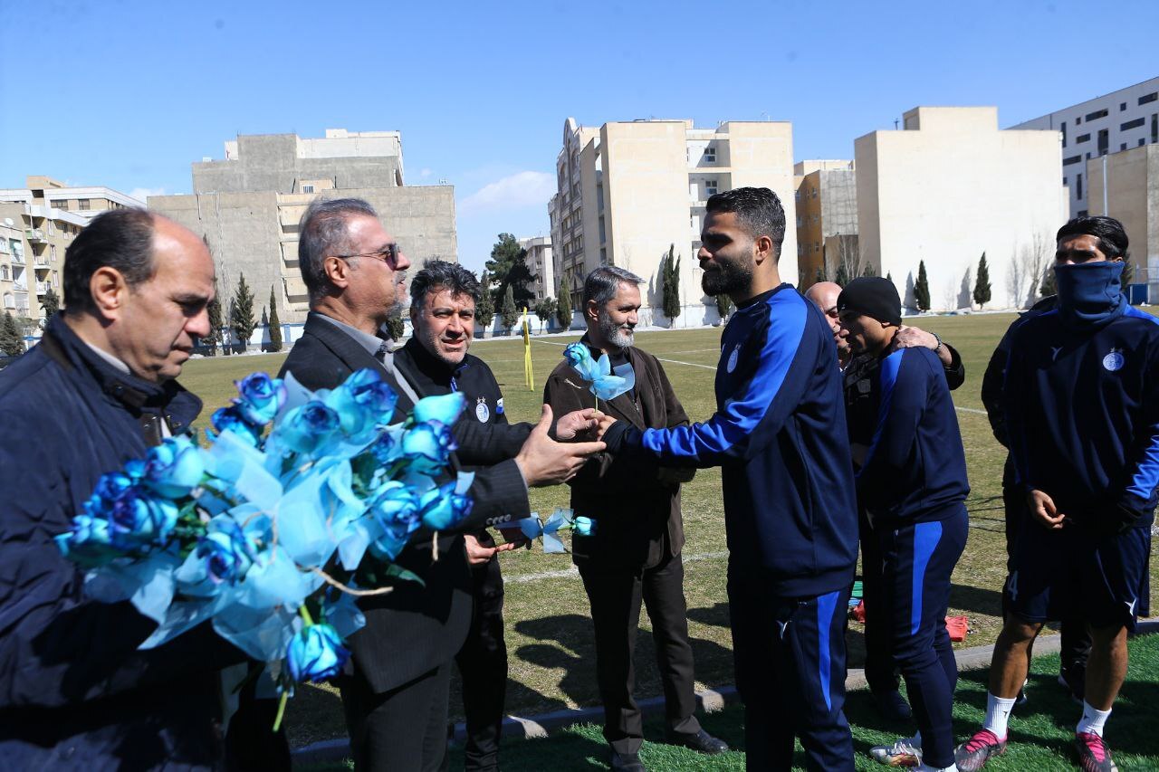 حضور نظری جویباری در تمرین استقلال/