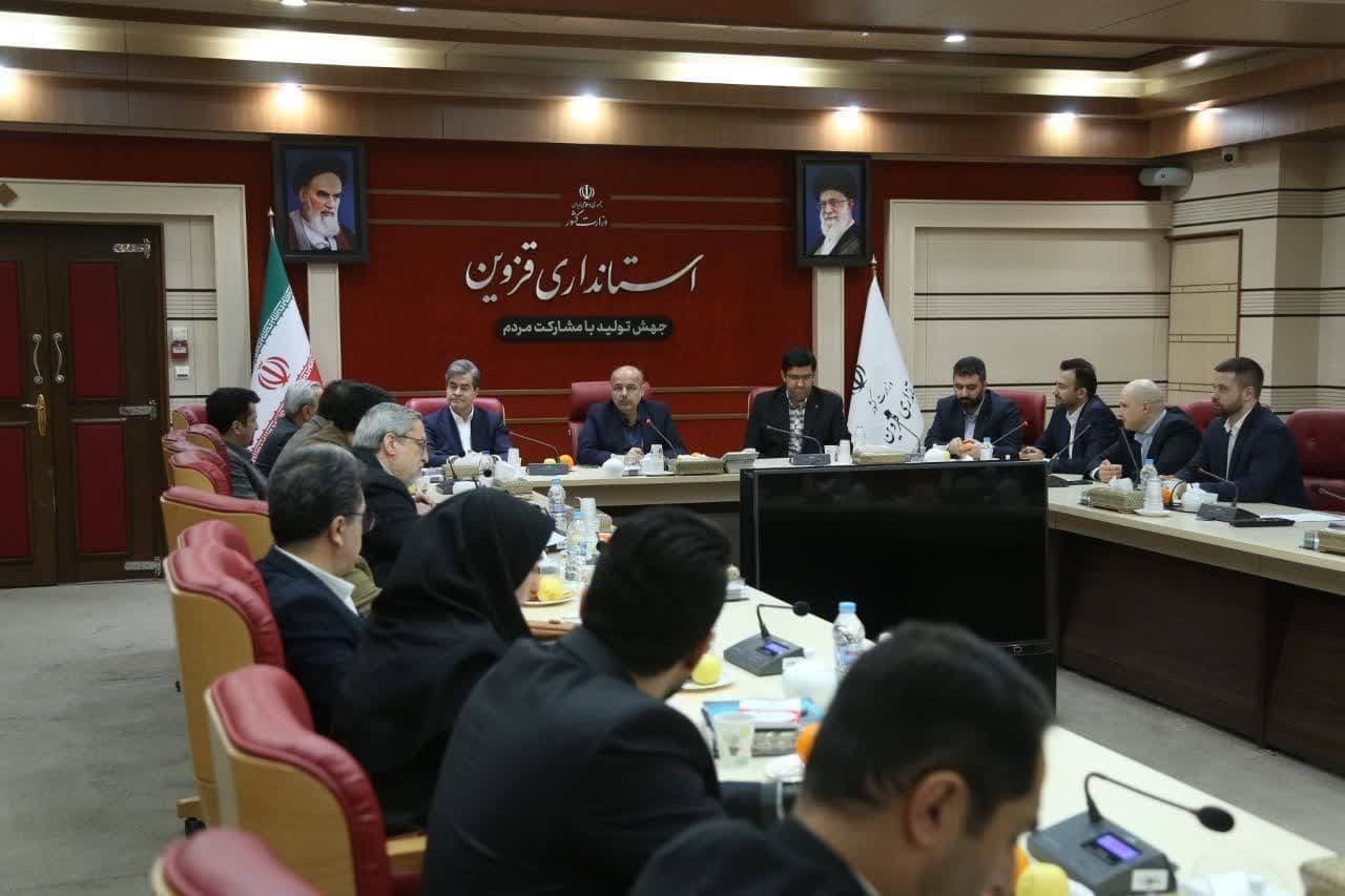 حضور هیئت سرمایهگذار روسی در دانشگاه آزاد قزوین حضور هیئت سرمایهگذار روسی در دانشگاه آزاد قزوین