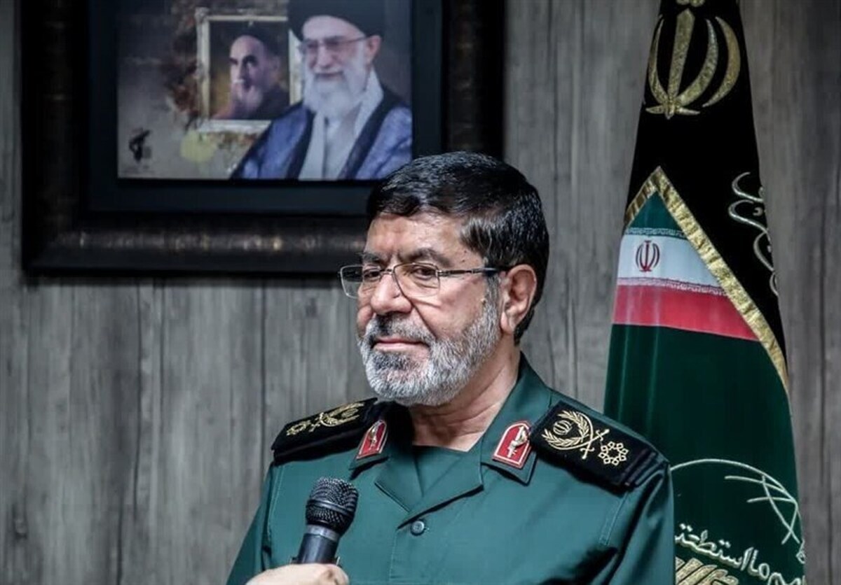 سردار شریف: هیچ‌کس جرئت حمله به ایران را ندارد/ باید فدای مردم شویم