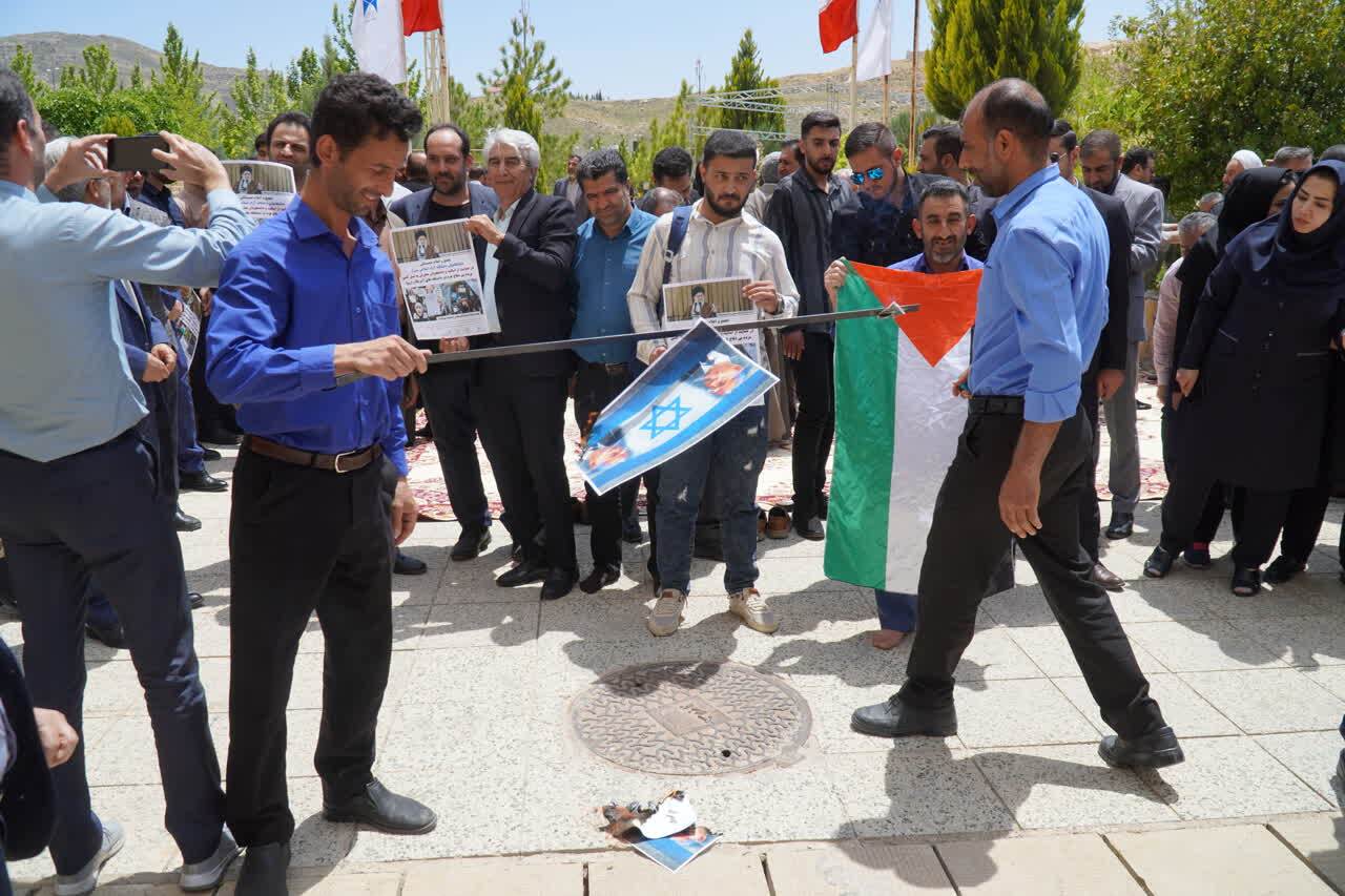 رونمایی دانشجویان از نسخه حقوق بشر آمریکایی با ایموجی «خنده»/ پروژه بایکوت خبری غرب شکست