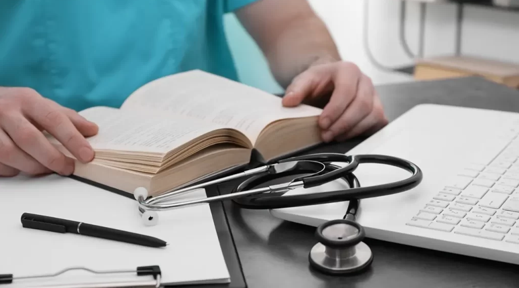 تحلیل وضعیت نشر کتابهای حوزهی پزشکی با رویکرد پدیدارشناسی تحلیل وضعیت نشر کتابهای حوزهی پزشکی با رویکرد پدیدارشناسی