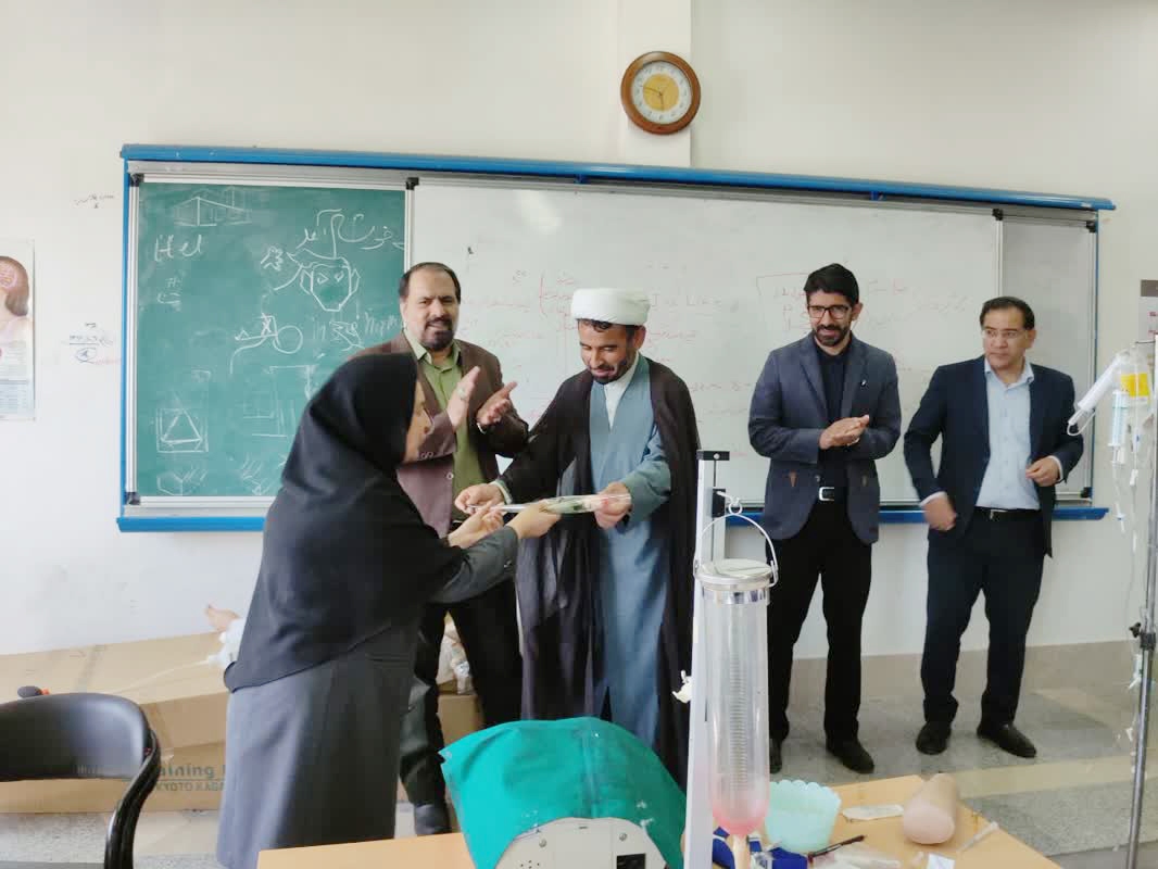 معلم اساسی‌ترین عامل تحقق اهداف نظام تعلیم و تربیت است