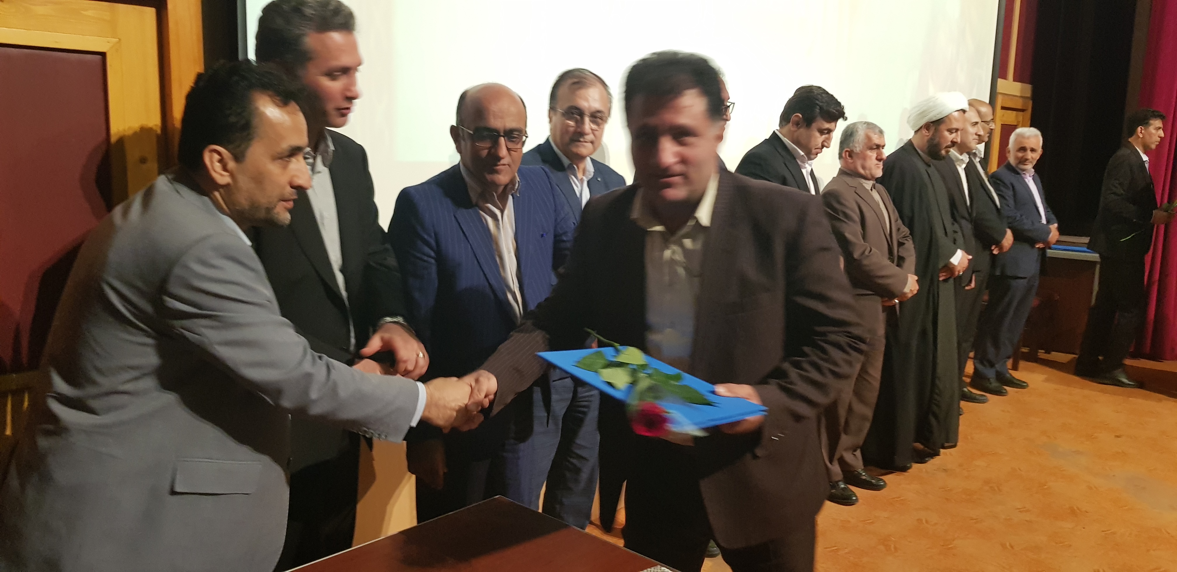 لزوم کاربردی کردن محصولات پژوهشی برای تبدیل علم به ثروت لزوم کاربردی کردن محصولات پژوهشی برای تبدیل علم به ثروت