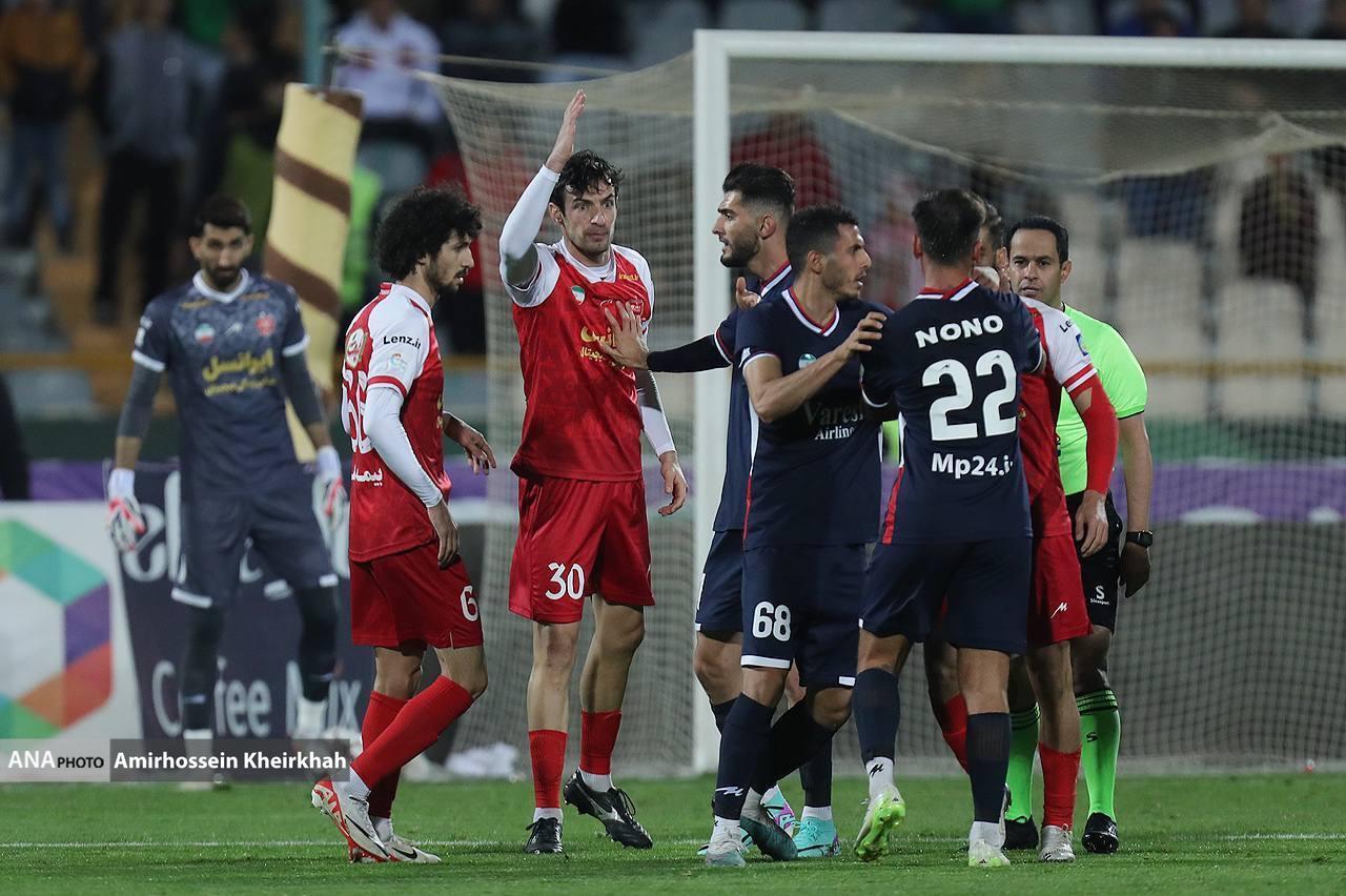 بماند///مرور اتفاقات آخرین تقابل نساجی و پرسپولیس| از گوش کشیدن بیرانوند تا درگیری گولسیانی و رفیعی با بازیکنان نساجی