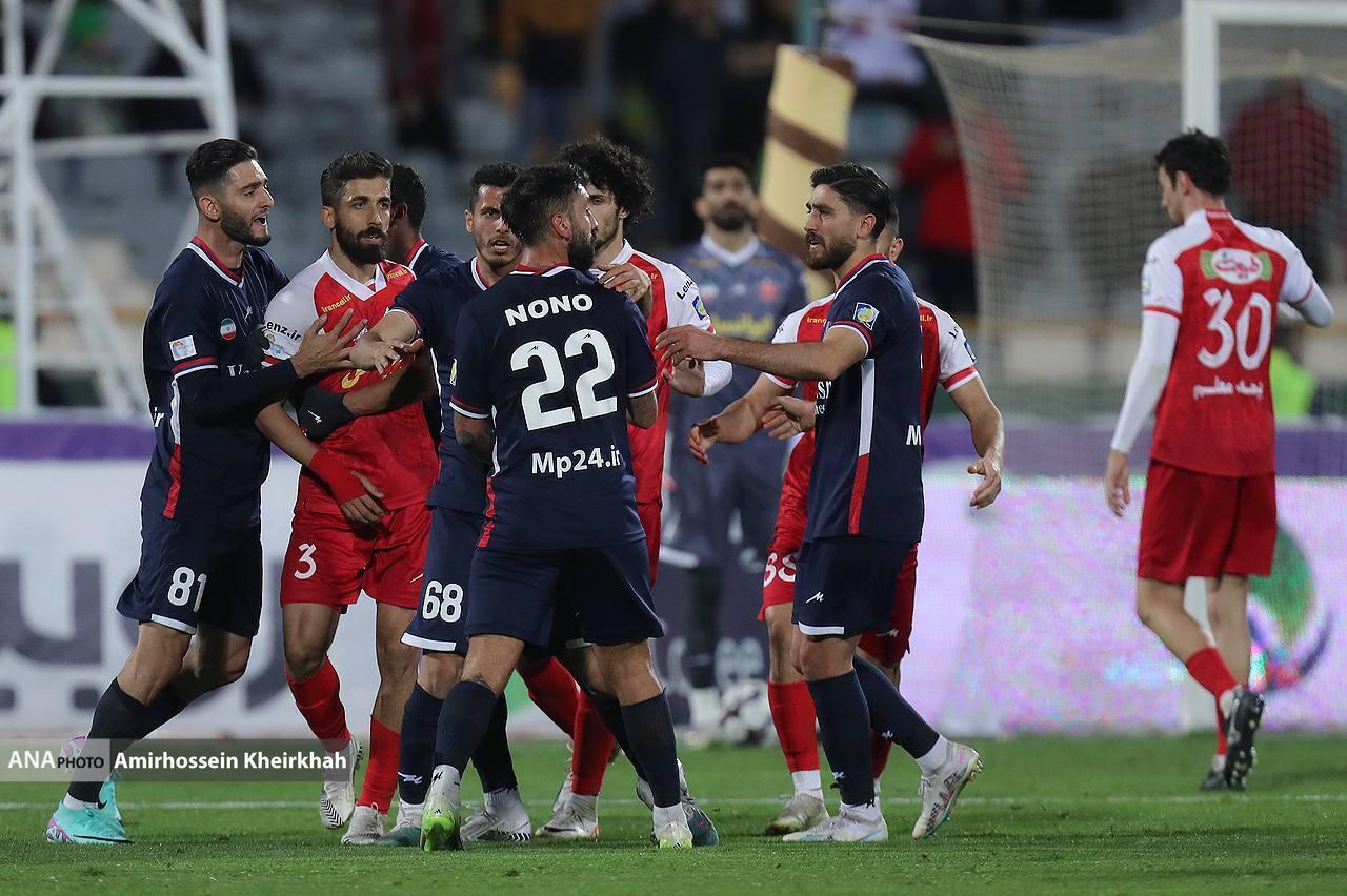 بماند///مرور اتفاقات آخرین تقابل نساجی و پرسپولیس| از گوش کشیدن بیرانوند تا درگیری گولسیانی و رفیعی با بازیکنان نساجی