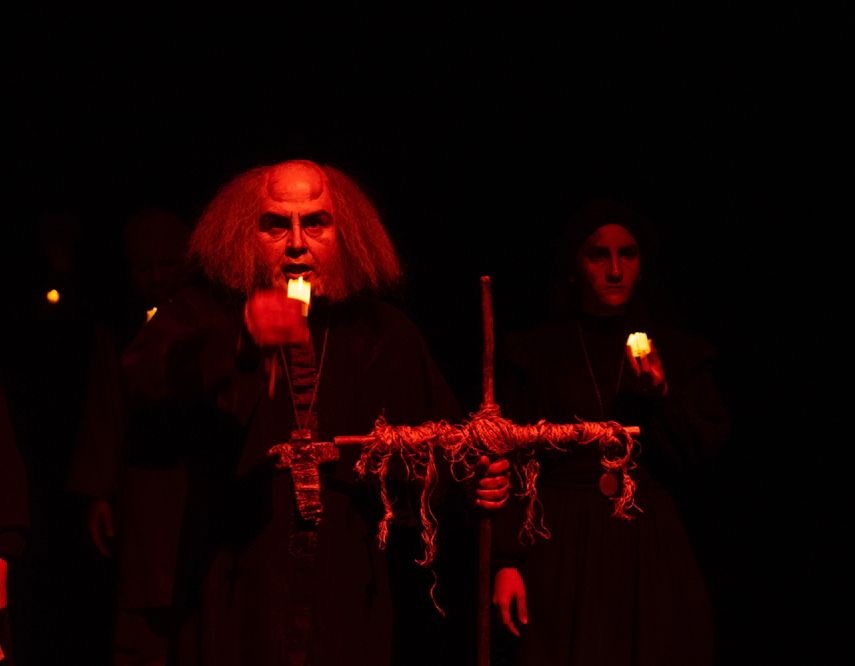 نمایشهای بدون سلبریتی شگفت انگیز هستند/تئاتر باید تماشاگر را به چالش بکشد نمایشهای بدون سلبریتی شگفت انگیز هستند/تئاتر باید تماشاگر را به چالش بکشد