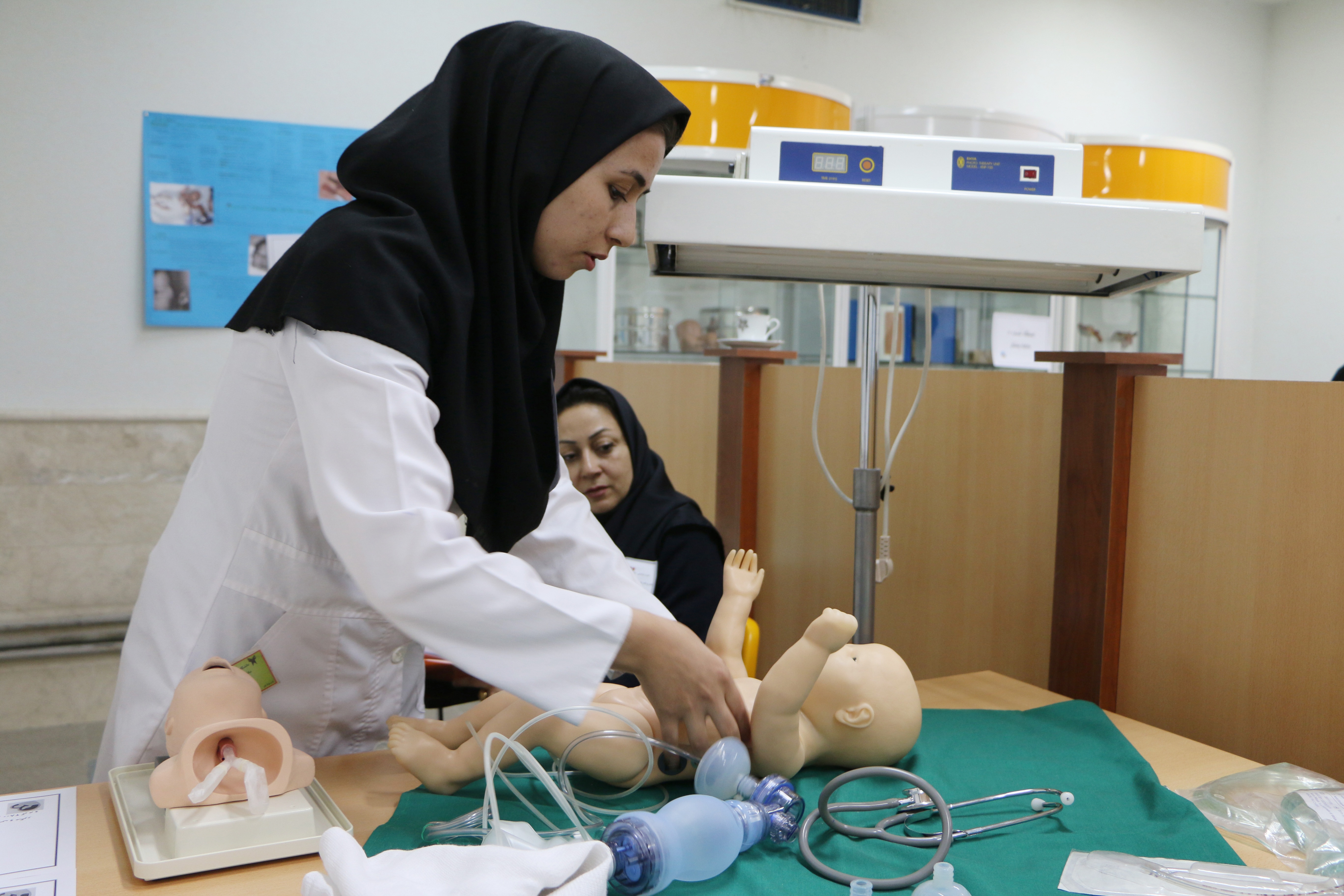 تأثیر کاهش نرخ باروری در مسائل اقتصادی و اجتماعی/ مؤسسه «شوق مادری» بازوی افزایش جمعیت در کشور