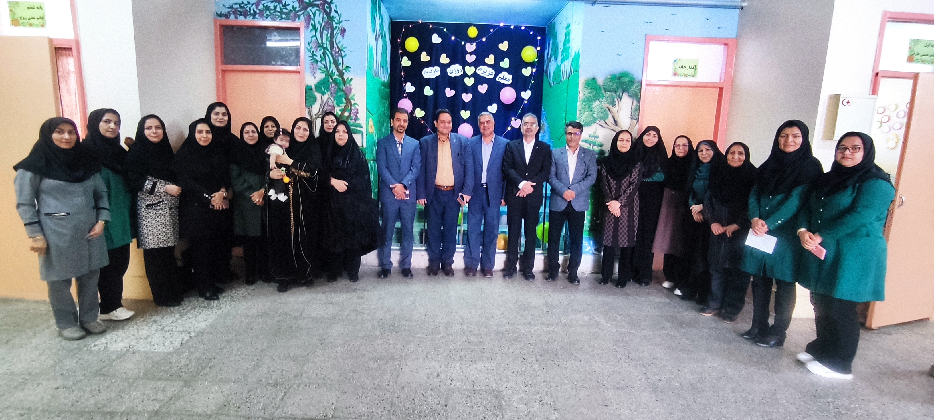 از بازار داغ دید و بازدید تا تریبونهای آزاد/ تبیین روشنگرانه در جنگ ترکیبی از بازار داغ دید و بازدید تا تریبونهای آزاد/ تبیین روشنگرانه در جنگ ترکیبی