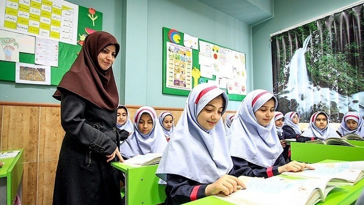 محمودزاده: حقوق معلمان مدارس غیردولتی افزایش می‌یابد