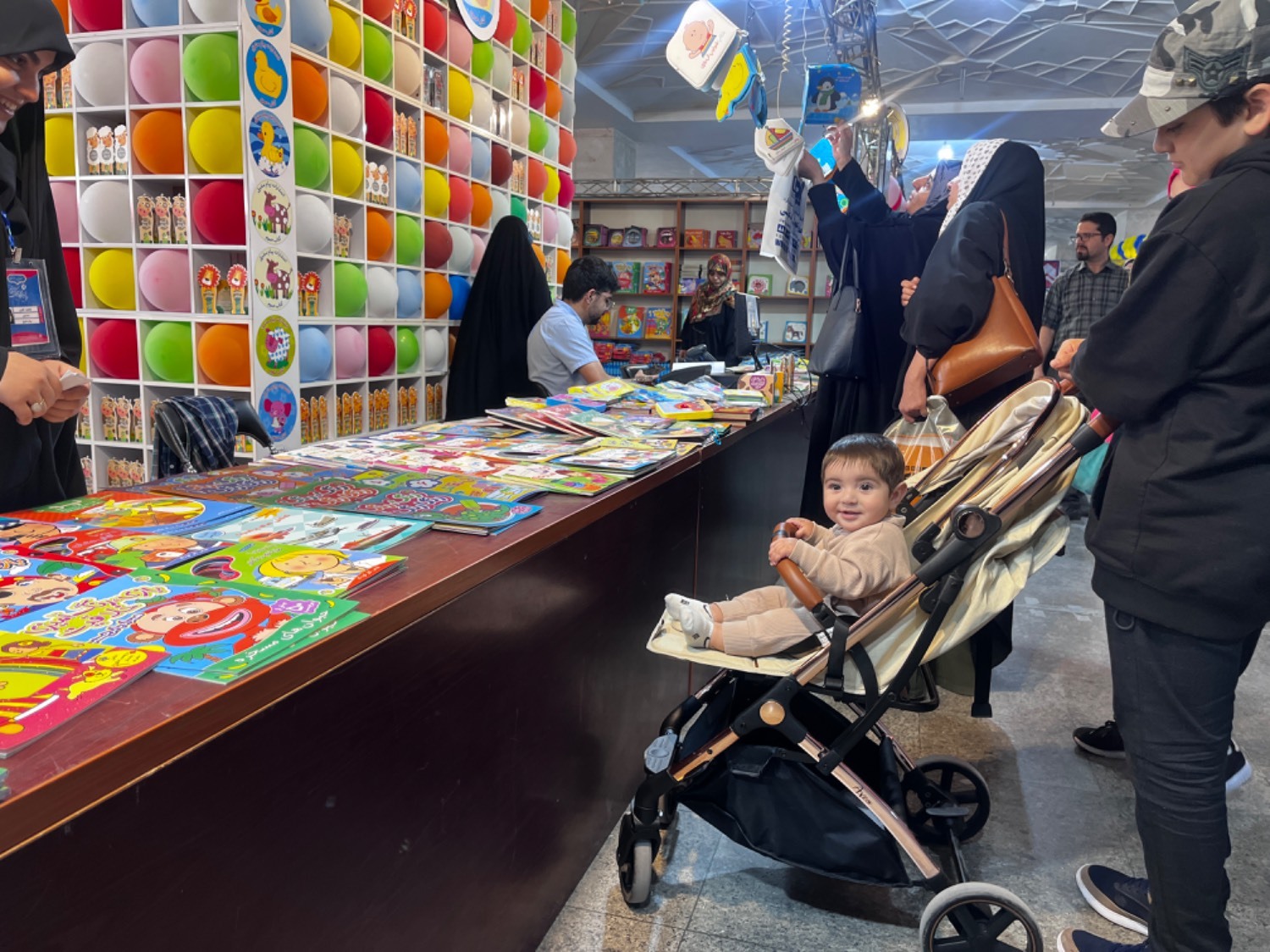 نمایشگاه کتاب محفلی برای خانواده ها+ عکس نمایشگاه کتاب محفلی برای خانواده ها+ عکس