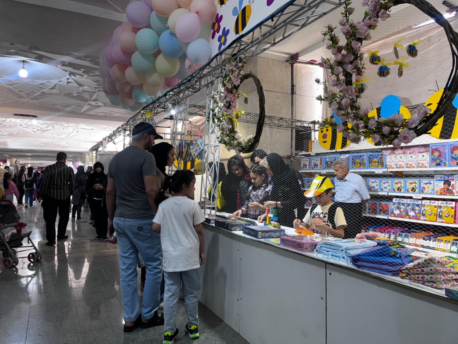 نمایشگاه کتاب محفلی برای خانواده ها+ عکس نمایشگاه کتاب محفلی برای خانواده ها+ عکس