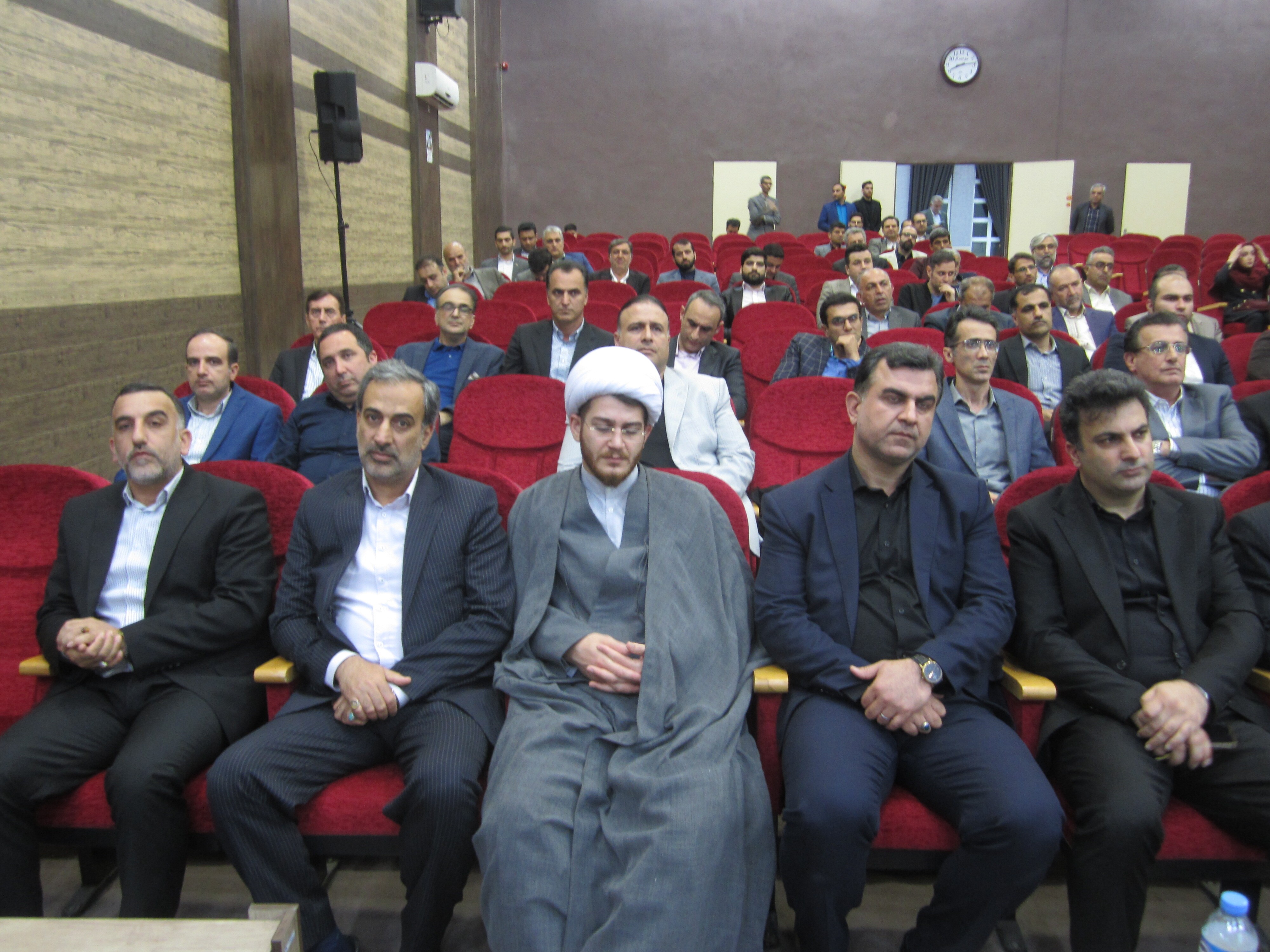 معلم باید متصل به دو صفت اخلاق و علم باشد معلم باید متصل به دو صفت اخلاق و علم باشد