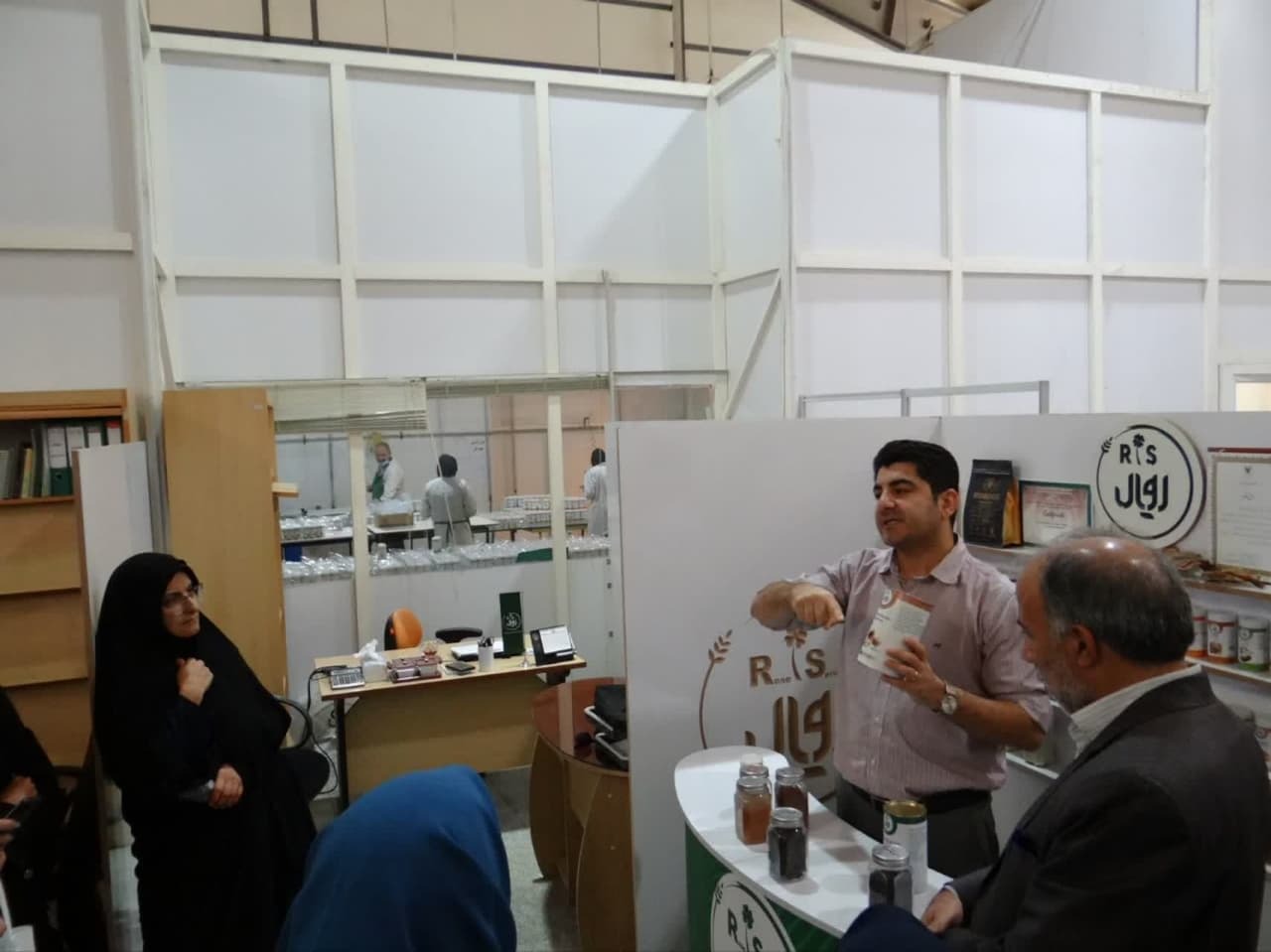 امروز با رویکرد دانشگاه آزاد دیوار میان صنعت و دانشگاه برداشته شده است امروز با رویکرد دانشگاه آزاد دیوار میان صنعت و دانشگاه برداشته شده است