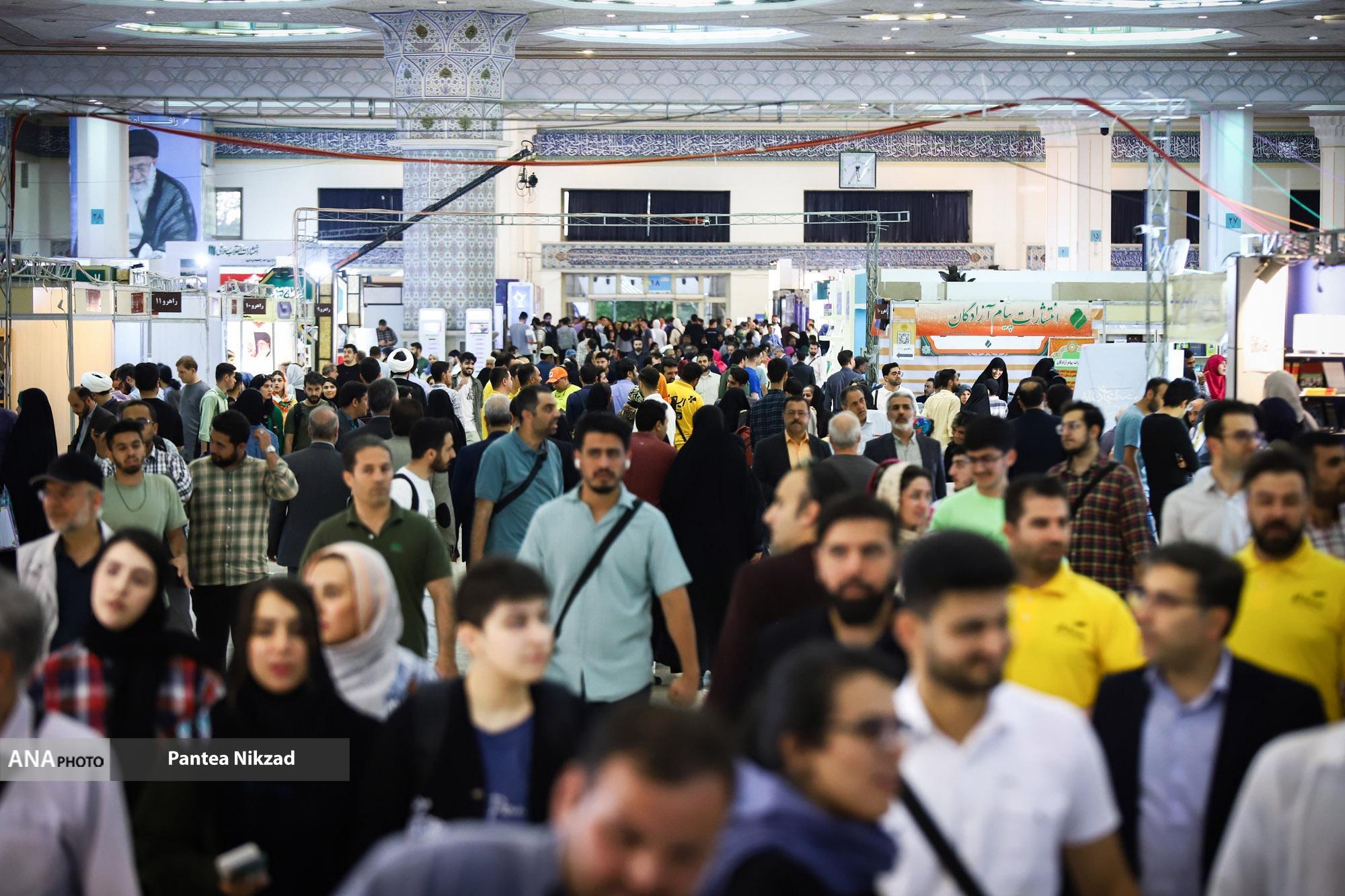 کتب ترکی در صف مجوز/ناشران: هیچ چارچوب مشخصی اعلام نمیشود کتب ترکی در صف مجوز/ناشران: هیچ چارچوب مشخصی اعلام نمیشود