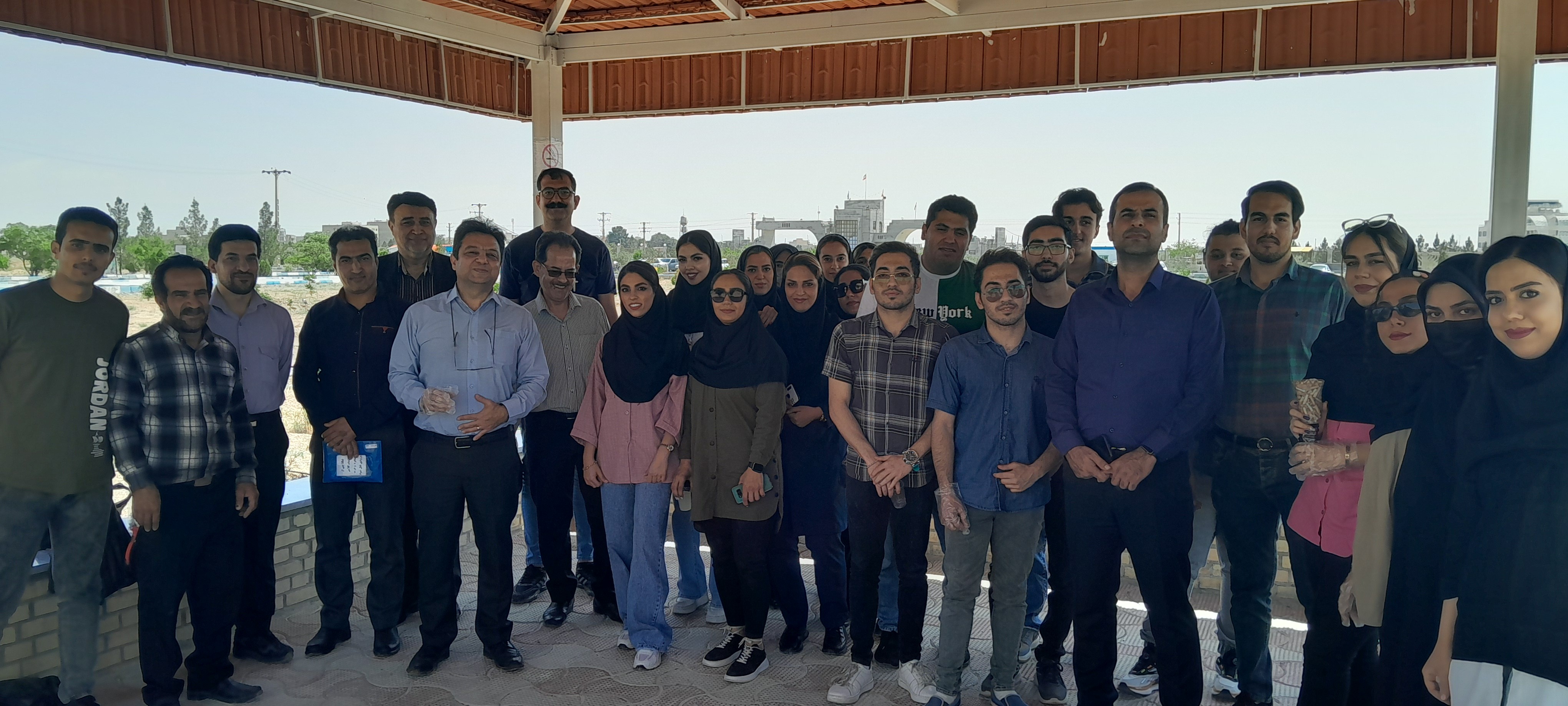 اجرای پویش سبز جمعآوری آلایندههای محیط زیستی در دانشگاه آزاد شاهینشهر اجرای پویش سبز جمعآوری آلایندههای محیط زیستی در دانشگاه آزاد شاهینشهر