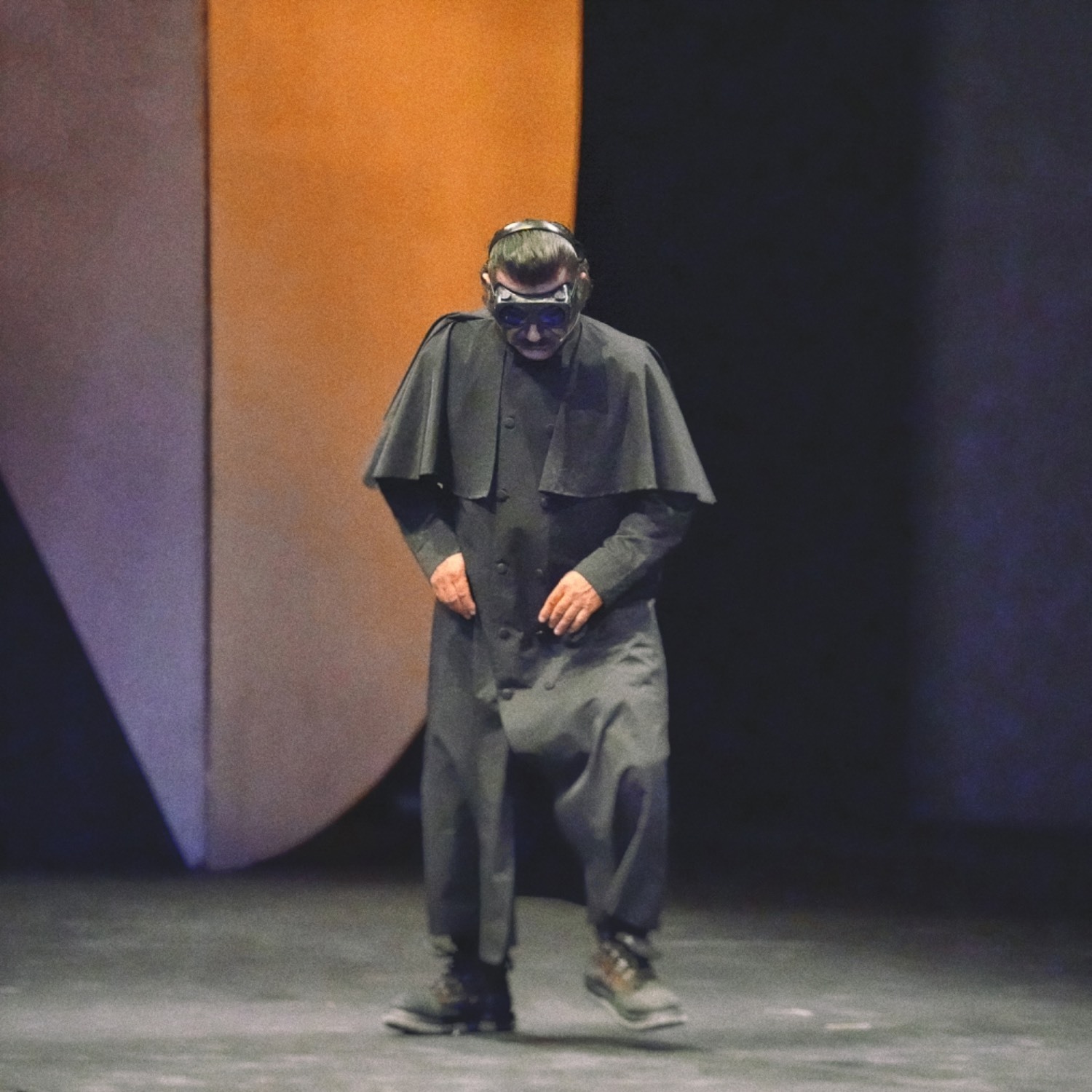 تهیه‌کننده‌ای که از تئاتر سود می‌خواهد راه را اشتباه آمده است/ویژگی های یک تئاتر خوب چیست