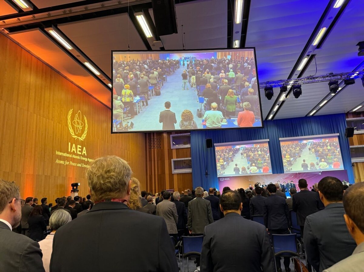 ادای احترام اعضای کنفرانس بین‌المللی امنیت هسته‌ای به درگذشت رئیسی و امیرعبداللهیان