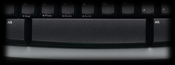 ۱۱ حقیقت سریع در مورد صفحه‌کلید/ طراحی دکمه‌های صفحه‌کلید برای گیر نکردن دکمه‌هایش بود!