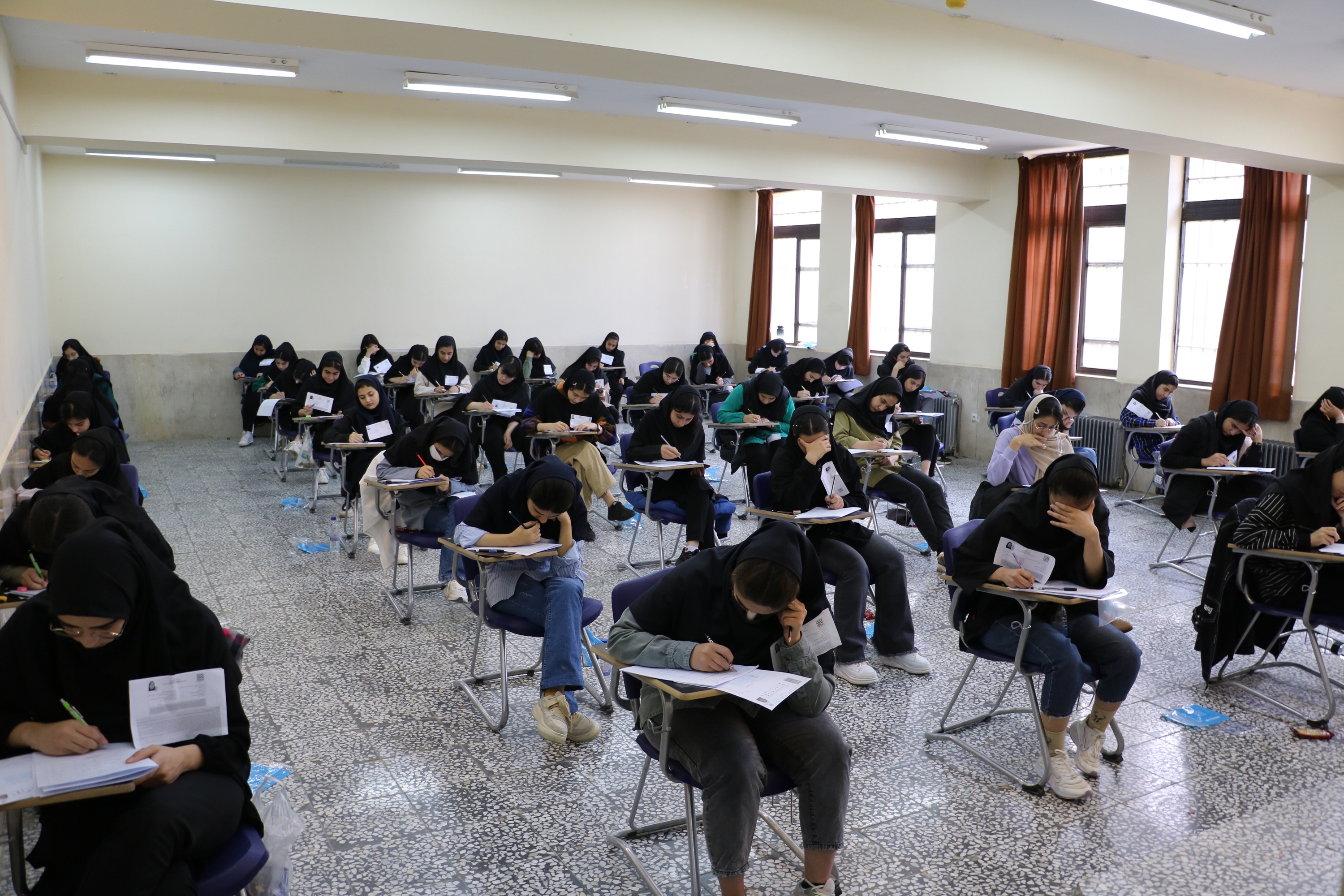 ماراتُن علمی متقاضیان آزمون سراسری برای تصاحب صندلی‌های دانشگاه‌ها