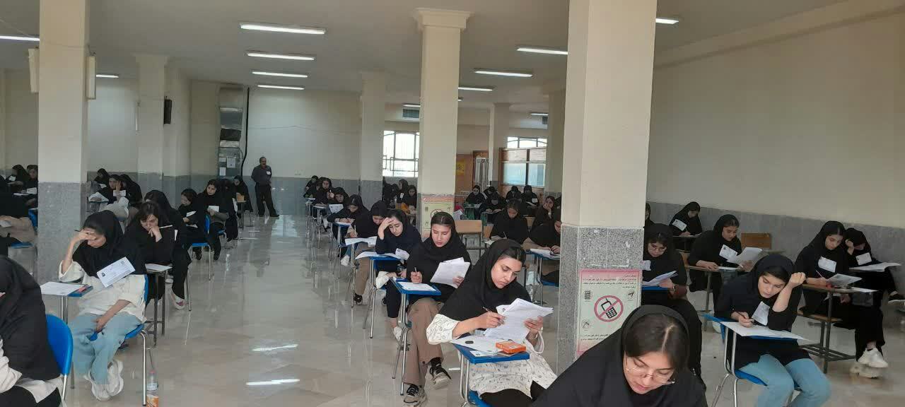 ماراتُن علمی متقاضیان آزمون سراسری برای تصاحب صندلیهای دانشگاهها ماراتُن علمی متقاضیان آزمون سراسری برای تصاحب صندلیهای دانشگاهها