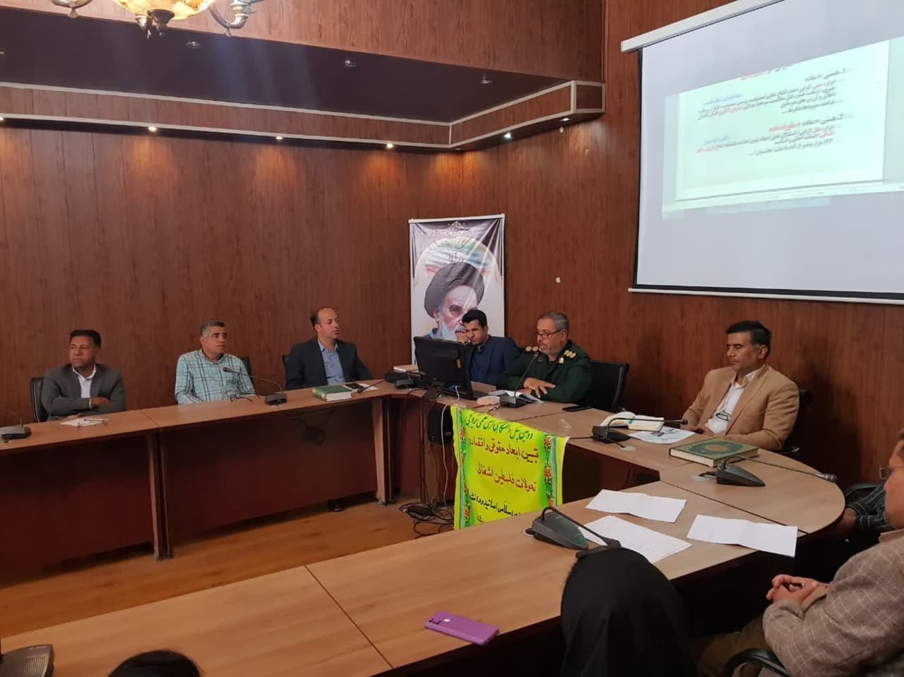 نقش مؤثر دانشجویان در فرآیند جهاد تبیین با بهرهگیری از ظرفیت فضای مجازی نقش مؤثر دانشجویان در فرآیند جهاد تبیین با بهرهگیری از ظرفیت فضای مجازی