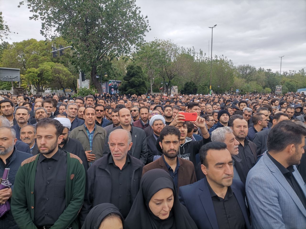 تشییع پیکر شهدای خدمت در تبریز/ آذربایجانی‌ها سنگ تمام گذاشتند + عکس و فیلم