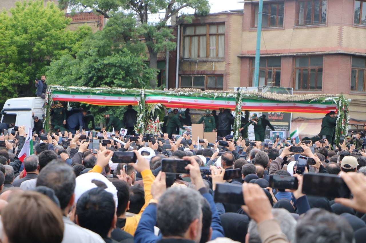 تشییع پیکر شهدای خدمت در تبریز/ آذربایجانی‌ها سنگ تمام گذاشتند + عکس و فیلم
