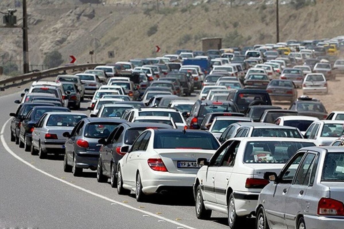 ترافیک در محور‌های چالوس و آزاده راه تهران شمال سنگین است