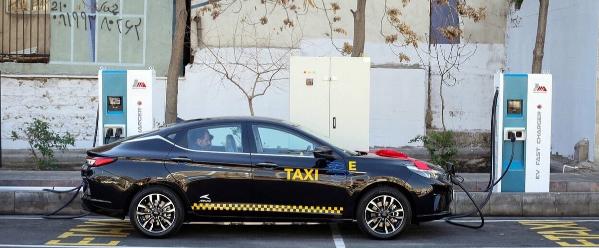 تبدیل پلاک «ت» تاکسی‌های برقی به پلاک شخصی؛ افزایش انگیزه تاکسیرانان برای برقی سازی ناوگان