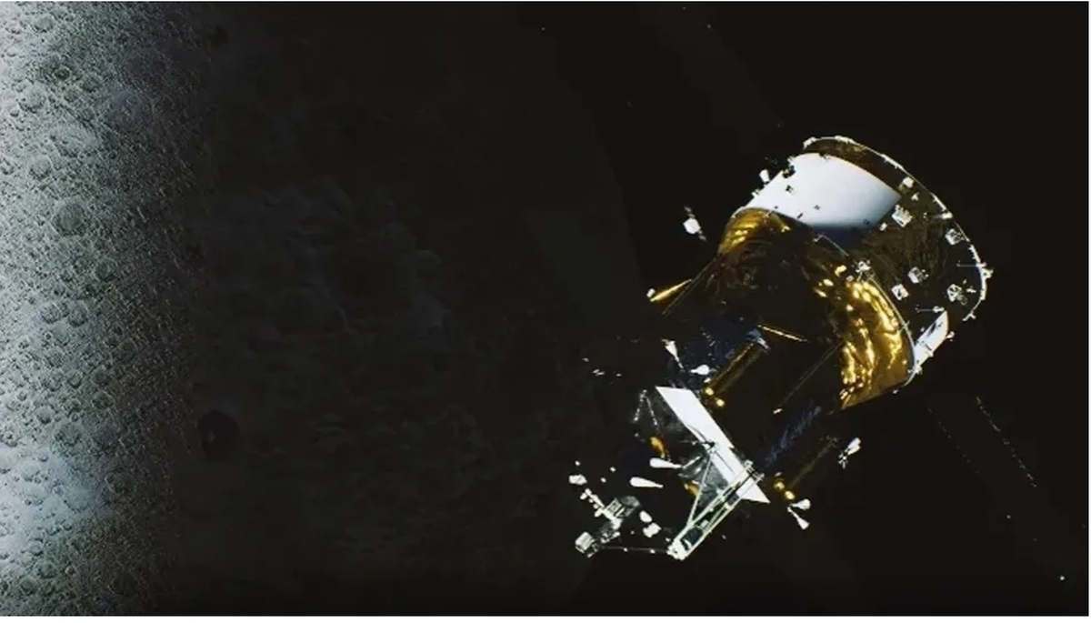 کاوشگر چینی در سمت دور ماه فرود می‌آید