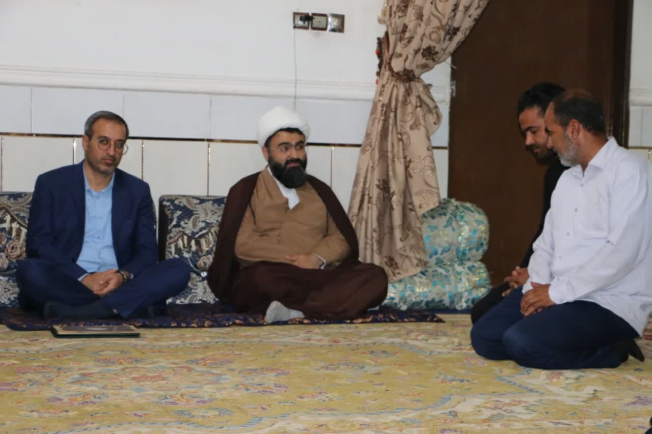 شاخص‌های ساده‌زیستی و تلاش شهید خانی الگوی رفتاری جوانان باشد