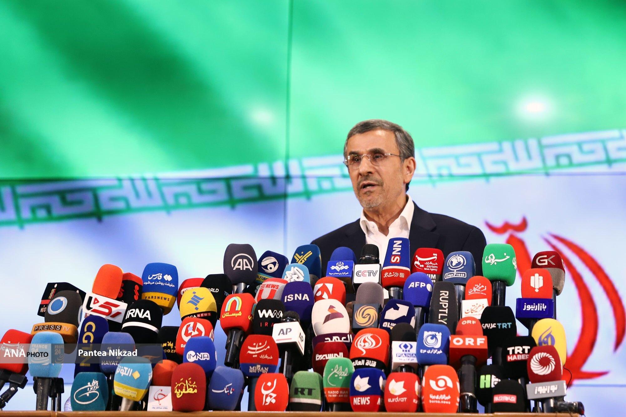 ترافیک انتخاباتی در فاطمی/ از احمدینژاد تا اسماعیلی و زریبافان وارد عرصه انتخابات شدند ترافیک انتخاباتی در فاطمی/ از احمدینژاد تا اسماعیلی و زریبافان وارد عرصه انتخابات شدند