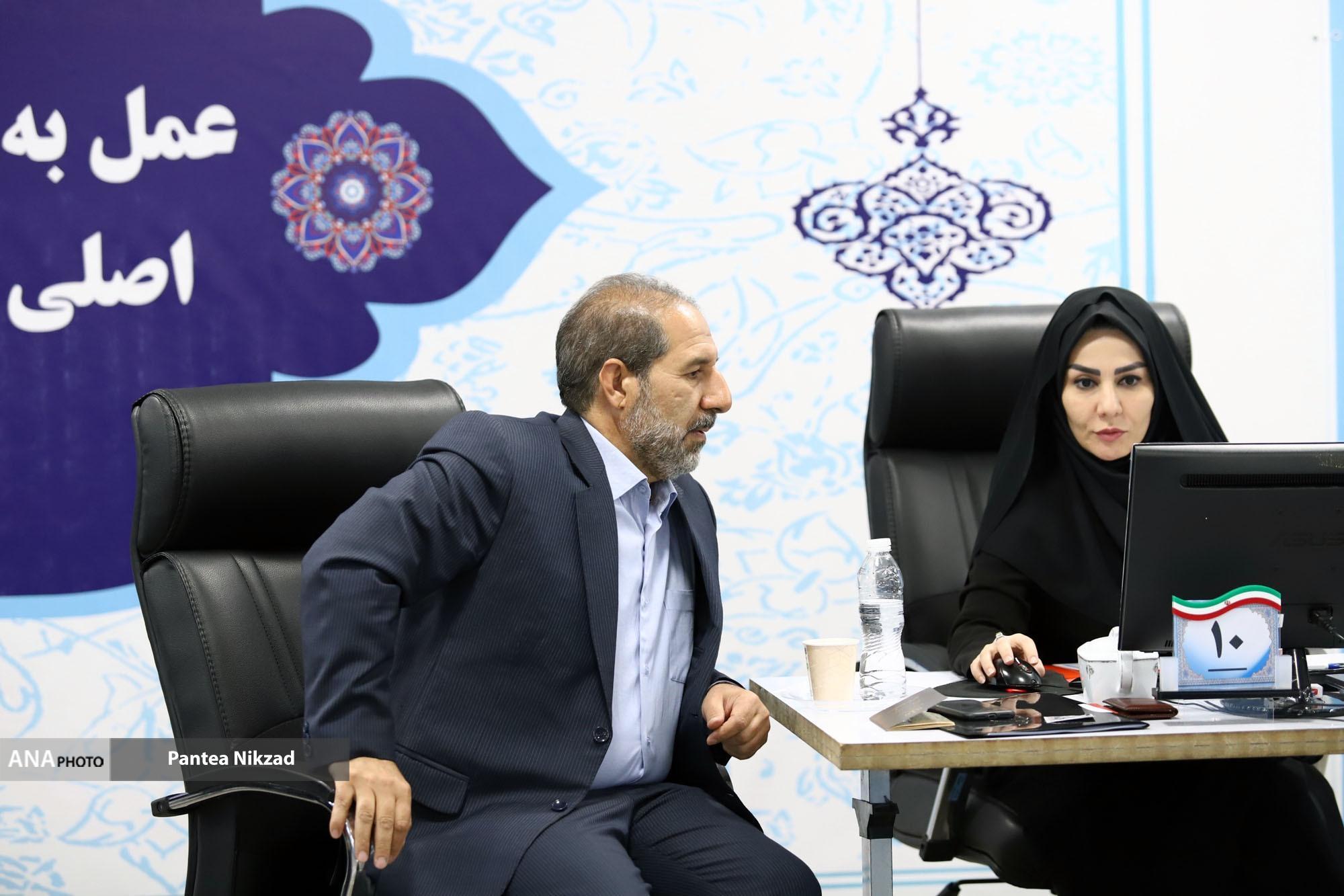 ترافیک انتخاباتی در فاطمی/ به صف شدن نمایندگان دوره یازدهم برای ریاست جمهوری ترافیک انتخاباتی در فاطمی/ به صف شدن نمایندگان دوره یازدهم برای ریاست جمهوری